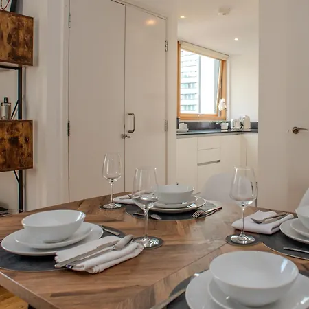 Luxury Cosy Apartment With Stunning London Skyline Views! Exterior photo